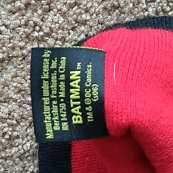 Boys Batman Beanie - Picture 4 of 4